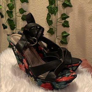 Madden girl 🌸🌼🌻🌺 wedges